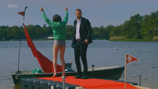 Taskmaster - s05e01 - Dignity Intact.mkv_20251029_195330.775.jpg