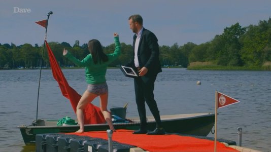 Taskmaster - s05e01 - Dignity Intact.mkv_20251029_195353.327.jpg