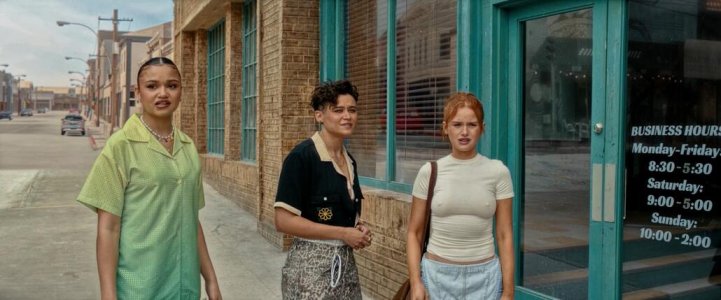 Madelaine Petsch, Katy O'Brian & Madison Bailey - Maintenance Required - 3_2.jpg Madelaine Petsch, Katy O'Brian & Madison Bailey - Maintenance Required - 3_2.jpg