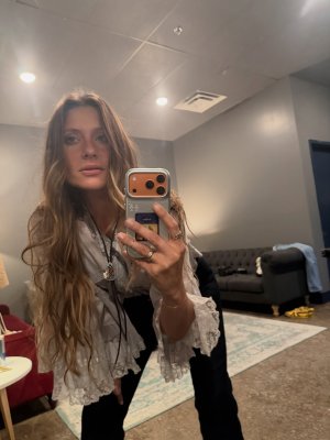 Alyson Michalka 1000150816.jpg