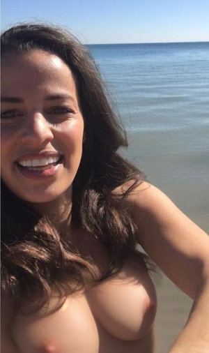 Ana-Karkanis-Sexy-5-_ fake.png