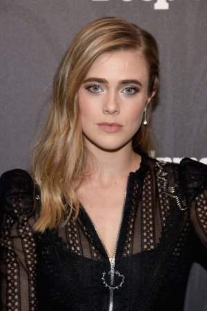 Entertainment Weekly & People New York Upfronts Party 2018 MMDvc5GN_o.jpg