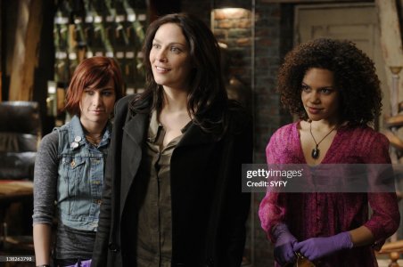 gettyimages-138263798-2048x2048 with Allison Scagliotti and Joanne Kelly.jpg