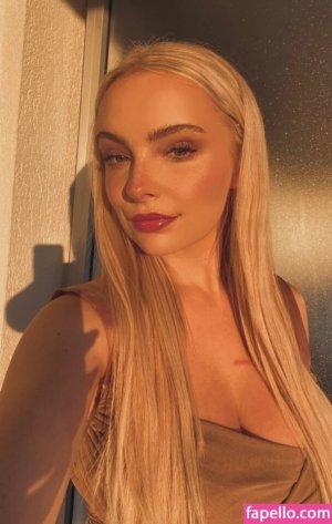 emily-hewertson_0017_edit_165165704482087.jpg emily-hewertson_0017_edit_165165704482087.jpg