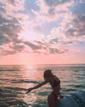 Taylor Hickson (8).jpg