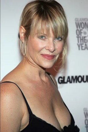 kate-capshaw-51-v0-jk8i1bq4pjxa1.jpeg