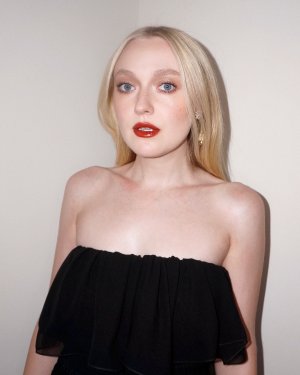 Dakota Fanning - Tyron Machhausen photoshoot - (November 2025) 657649951_dakota-1.jpg