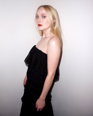 Dakota Fanning - Tyron Machhausen photoshoot - (November 2025) 657649955_dakota-2.jpg