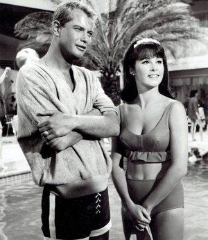 Stefanie Powers (6).jpg