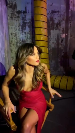 Jenna Dewan - Leggy in red dress 2.jpg