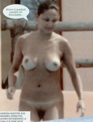 vanessa_minnillo_nude_01_123_396lo.jpg