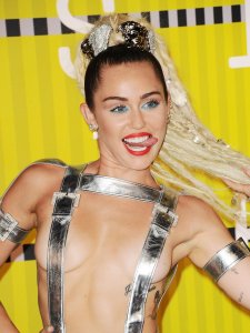 Miley-Cyrus-Sexy-38.JPG