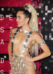 Miley-Cyrus-Sexy-50.JPG