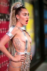 Miley-Cyrus-Sexy-144.jpg