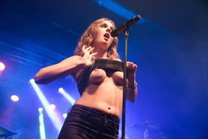 Tove-Lo-Tits-10.jpg