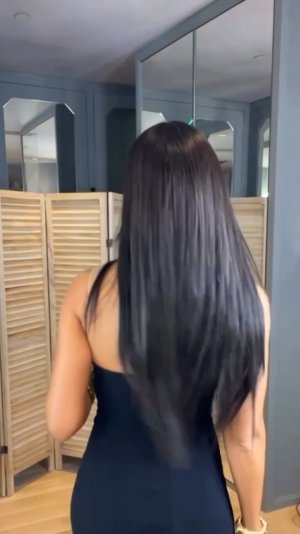 Jessica Alba - Baby2Baby Gala 4.jpg