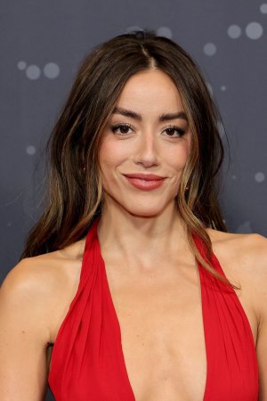 Chloe_Bennet_at___A_Very_Jonas_Christmas_Movie___World_Premiere_in_New_York_11-10-20250005.jpg