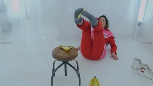 Taskmaster - s08e01 - Hello.mkv_20251112_003228.733.jpg