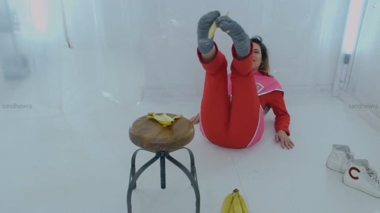 Taskmaster - s08e01 - Hello.mkv_20251112_003232.365.jpg