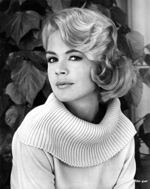 Sandra Dee  -mlp5ne0X491rql0oto1.jpg