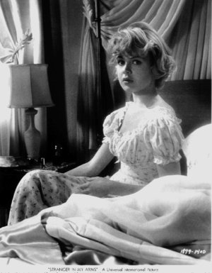 Sandra Dee in ''Stranger in My Arms'' 1959.jpg