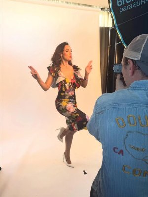 Erin Cahill - posing 5.jpg