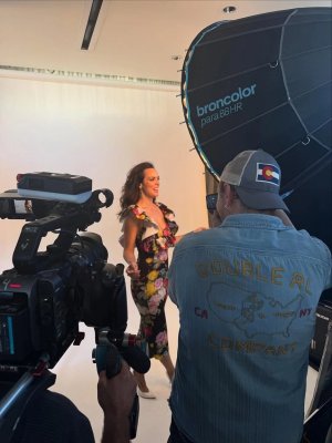 Erin Cahill - posing 7.jpg