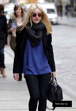 New York - February 27, 2012 a75ade177301632.jpg