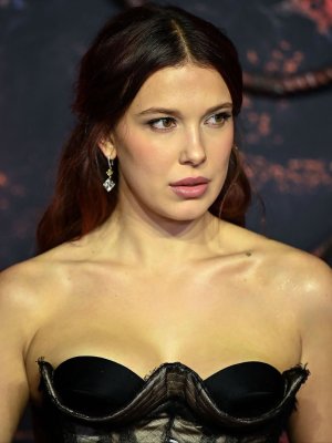 millie bobby brown has arrived to the ‘stranger things 5‘ london premiere ! so gorgeous this d...jpg