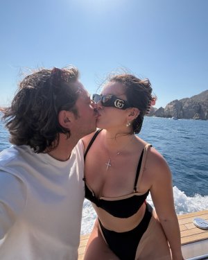 Bella Thorne - 66067403445692685_9721868__2_.jpg