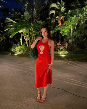 Bella Thorne - Cleavage in red dress 1.jpg