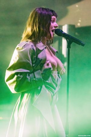 tove-lo-nsfw.jpg