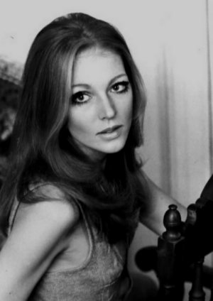 Joanna Pettet (2).jpg