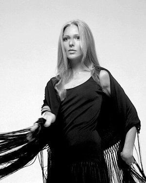 Joanna Pettet O18l6imCjz1rmmduzo2.jpg