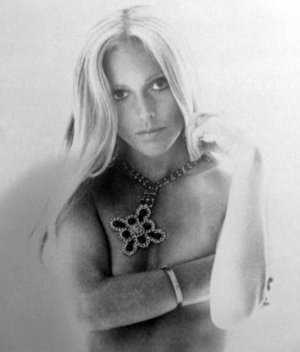 Joanna Pettet -pe88akrRBu1wmh9c6o1.jpg