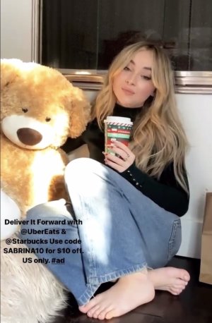 Sabrina-Carpenter-Feet-5404200.jpg