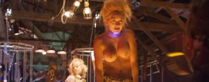 Suki Waterhouse, Rumer Willis - Future World (2018 - TheFappeningBlog.com 10.jpg