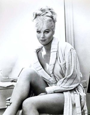 Susan Denberg 6bumX1ur4cbuo1.jpg