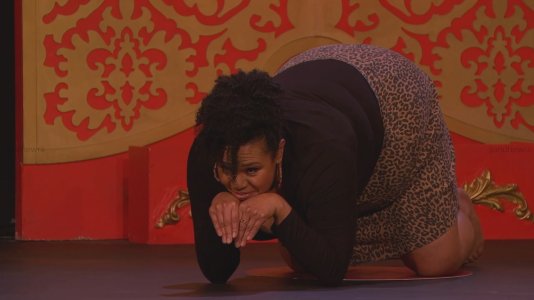 Taskmaster - s12e01 - An Imbalance in the Poppability.mkv_20251123_105607.675.jpg