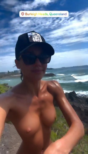 Jessica Alba - Cleavage 12 fake.png