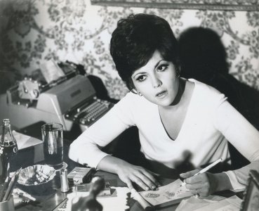 Brenda Vaccaro (2).jpeg