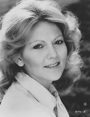 Brenda Vaccaro (4).jpg