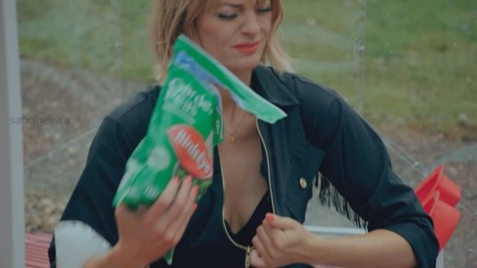 Taskmaster - s12e04 - The Customised Inhaler.mkv_20251123_154236.949.jpg