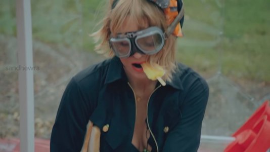 Taskmaster - s12e04 - The Customised Inhaler.mkv_20251123_154353.479.jpg