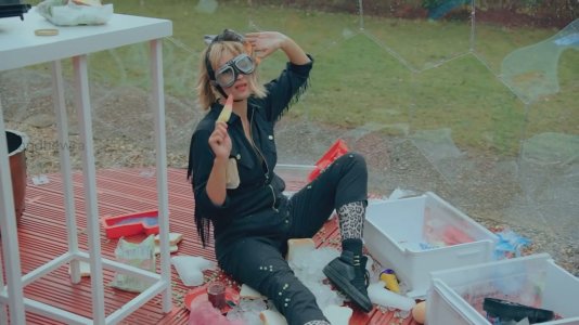 Taskmaster - s12e04 - The Customised Inhaler.mkv_20251123_154423.936.jpg