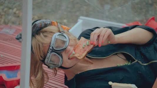 Taskmaster - s12e04 - The Customised Inhaler.mkv_20251123_154452.985.jpg