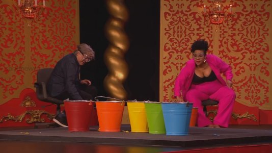 Taskmaster - s12e04 - The Customised Inhaler.mkv_20251123_161833.071.jpg