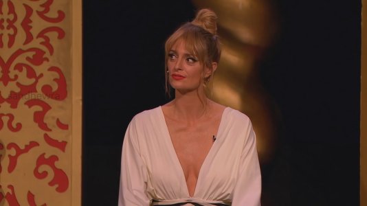 Taskmaster - s12e08 - A Couple of Ethels.mkv_20251123_192029.003.jpg