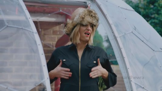 Taskmaster - s12e10 - Caring Uncle Minpict.mkv_20251123_210209.444.jpg