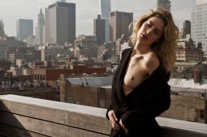 Lauren Bonner Nude & Sexy new - TheFappeningBlog.com 1.jpg